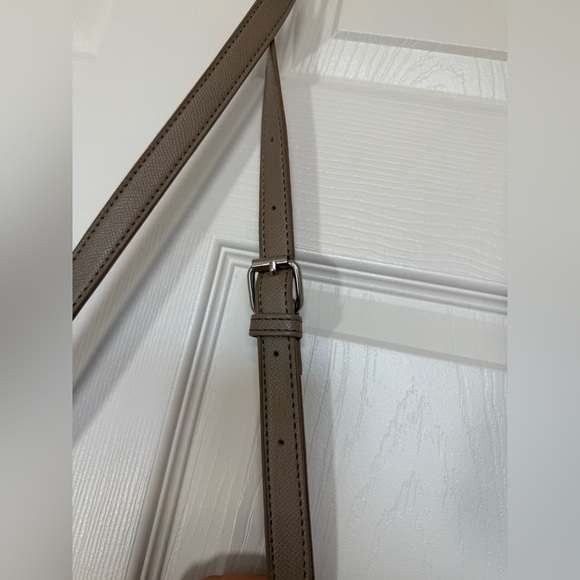 4/$20 Badgley Mischka NWOT cross body purse with logo bow detail - Picture 10 of 13